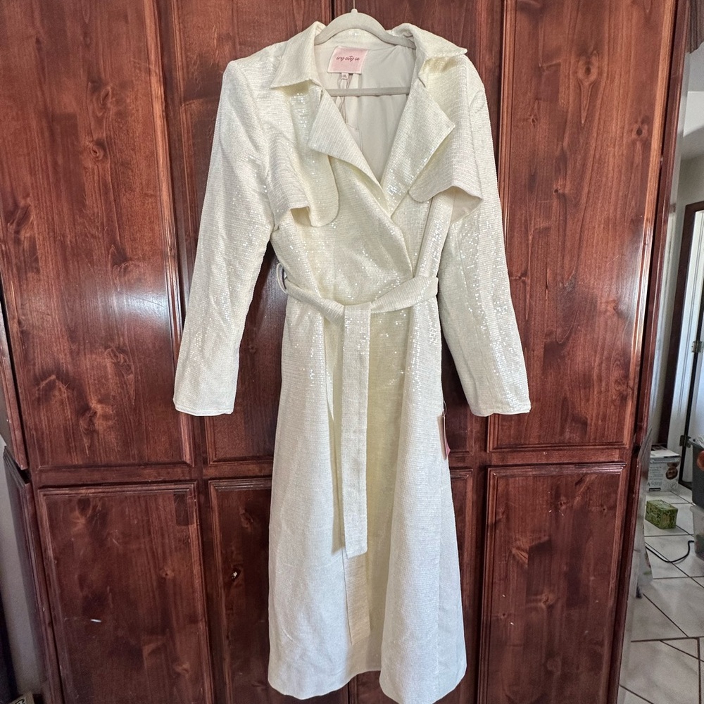 Ivy City Co Angelica White Sequin Trench Coat - Picture 4 of 4